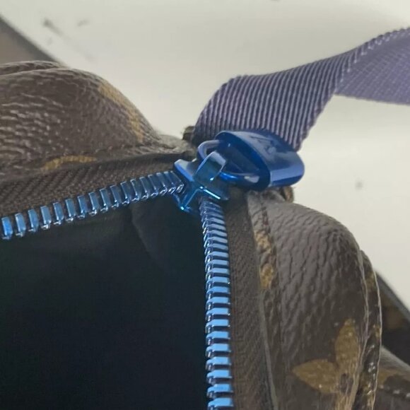 LOUIS VUITTON Monogram MessengerPM Crossbody Shoulder Bag - Picture 13 of 14